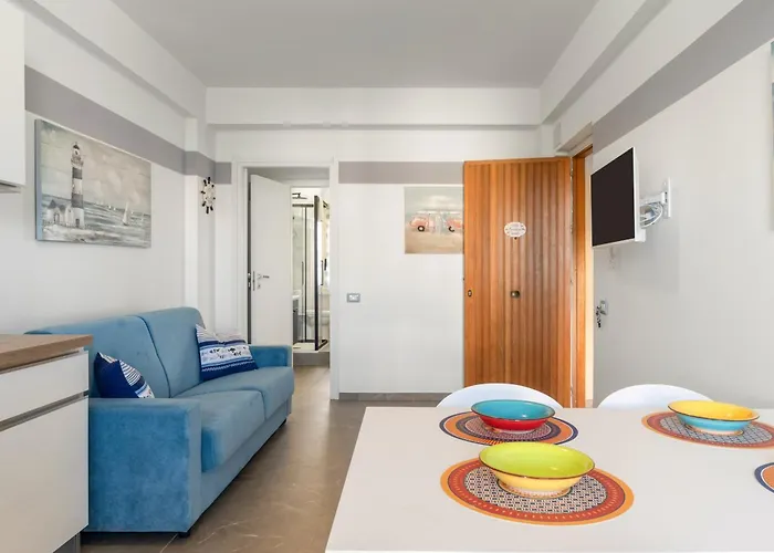 Guesthost - La Casa Di Tobia & Little Paradise Apartment *