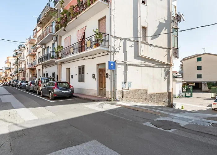 Apartment Guesthost - La Casa Di Tobia & Little Paradise Giardini Naxos