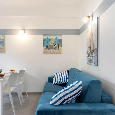 Guesthost - La Casa Di Tobia & Little Paradise Apartmán