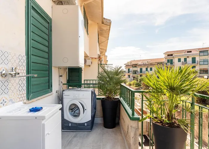 Guesthost - La Casa Di Tobia & Little Paradise * Giardini-Naxos