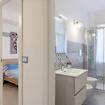 Guesthost - La Casa Di Tobia & Little Paradise * Джардіні-Наксос