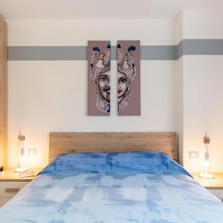 Guesthost - La Casa Di Tobia & Little Paradise Apartamento *
